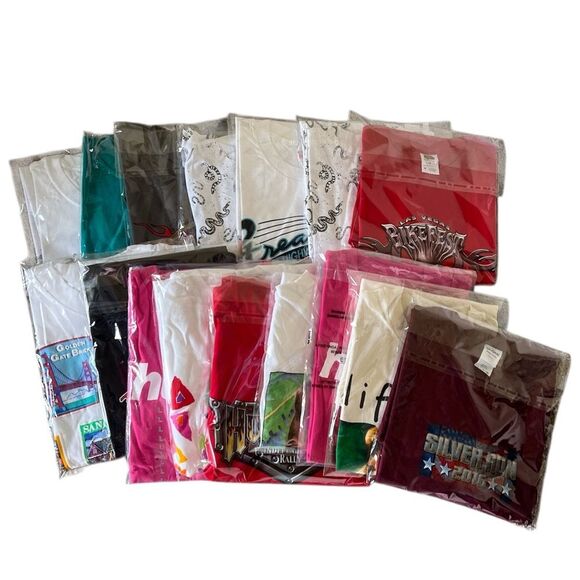 Reseller box of 16 Mens tee shirts, assorted sizes, some are vintage - Picture 1 of 1